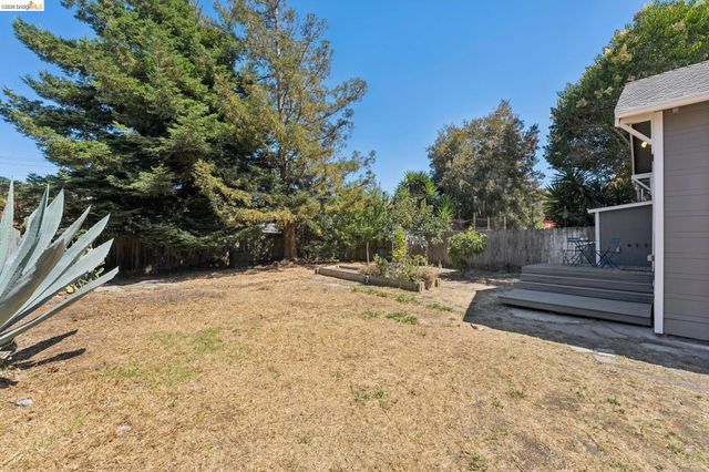 220 Marina Way, Richmond, CA 94801
