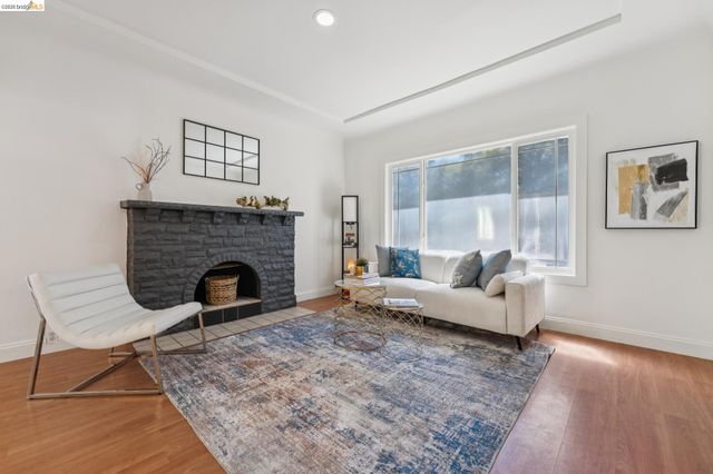 220 Marina Way, Richmond, CA 94801