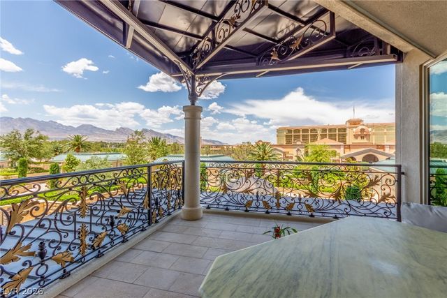 9101 Alta Drive 203, Las Vegas, NV 89145