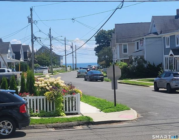 1048 East Broadway, Milford, CT 06460