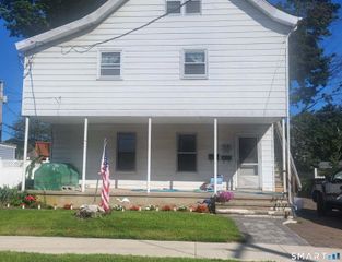 1048 East Broadway, Milford, CT 06460
