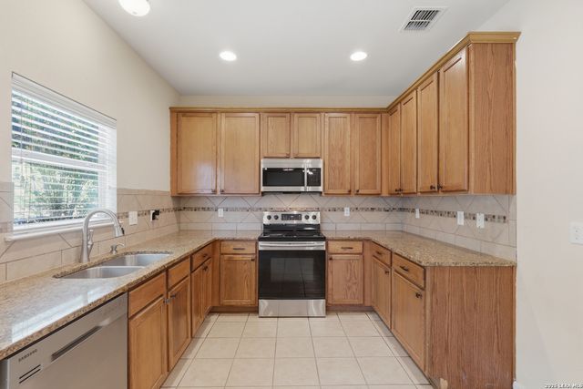 13106 VEGAS VW, San Antonio, TX 78233