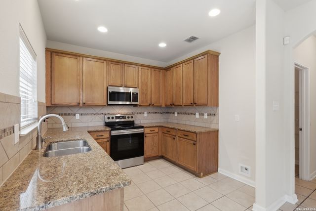 13106 VEGAS VW, San Antonio, TX 78233