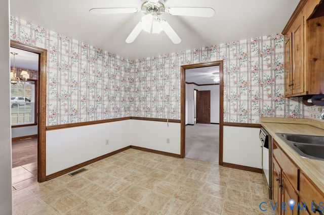 602 Dunkerry Ln, Sandston, VA 23150