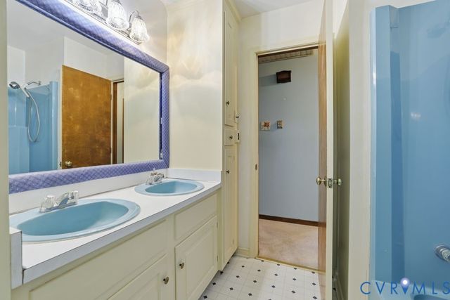 602 Dunkerry Ln, Sandston, VA 23150