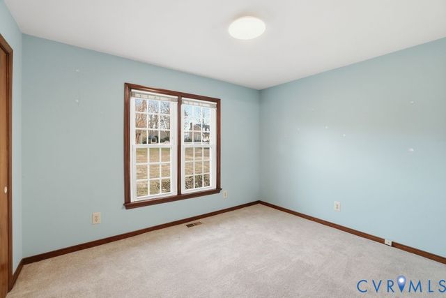 602 Dunkerry Ln, Sandston, VA 23150