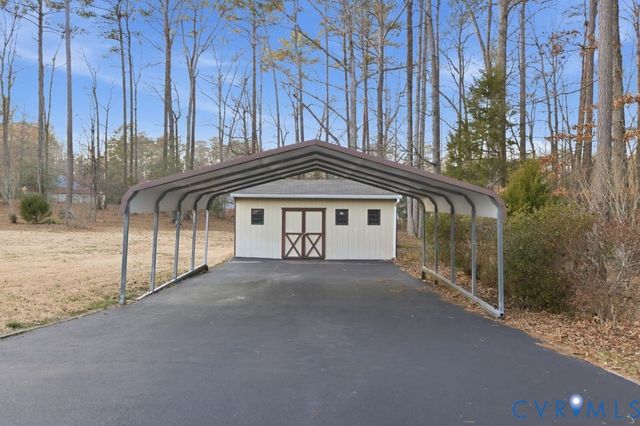 602 Dunkerry Ln, Sandston, VA 23150