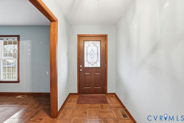 602 Dunkerry Ln, Sandston, VA 23150