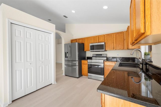 1240 VINETREE DRIVE, Brandon, FL 33510