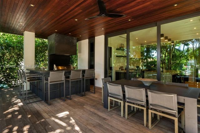 6850 Sunrise Ct, Coral Gables, FL 33133