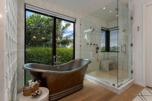 6850 Sunrise Ct, Coral Gables, FL 33133