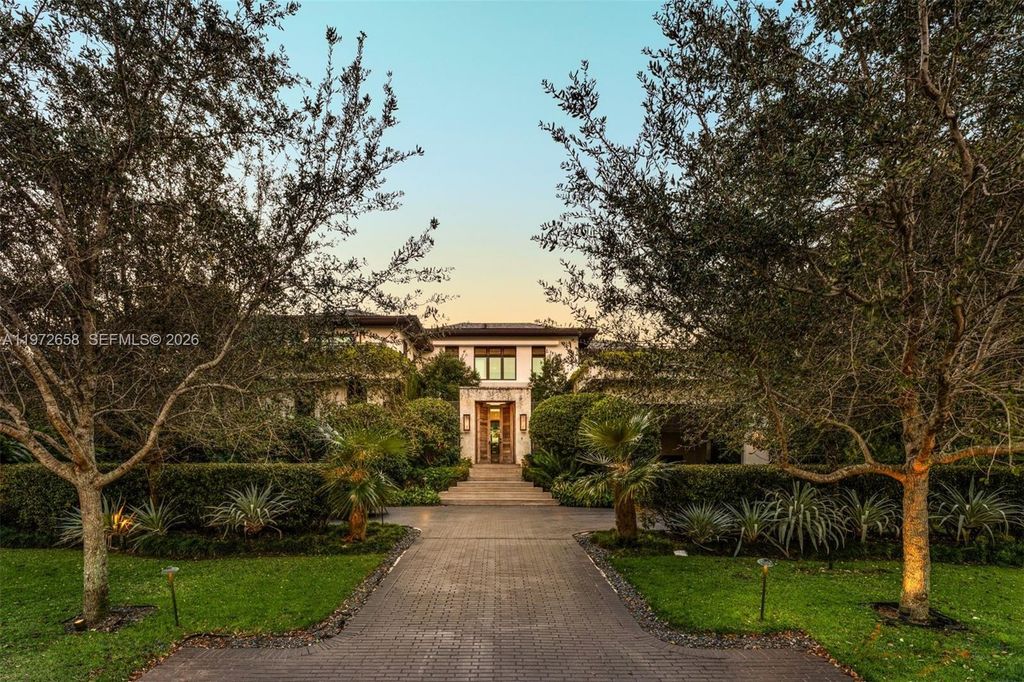 6850 Sunrise Ct, Coral Gables, FL 33133