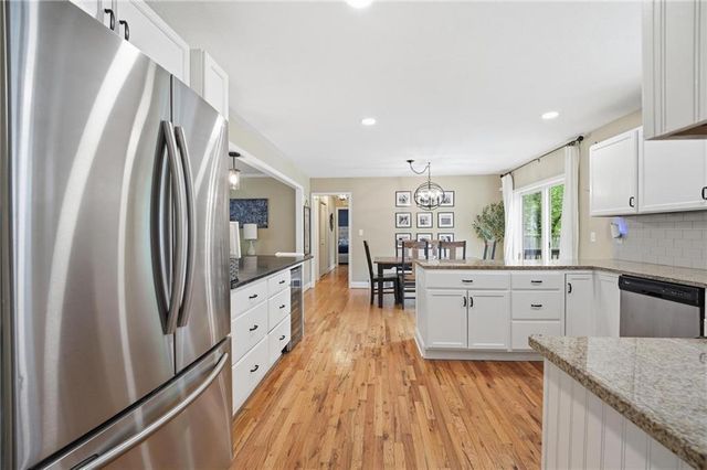 7624 Lamar Avenue, Prairie Village, KS 66208