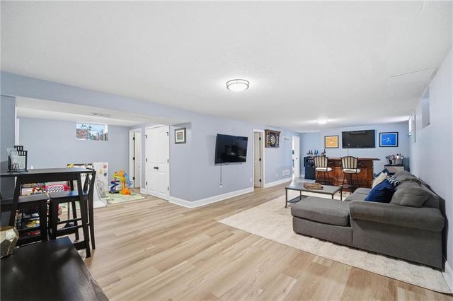 7624 Lamar Avenue, Prairie Village, KS 66208