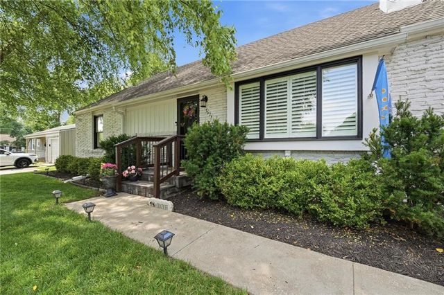 7624 Lamar Avenue, Prairie Village, KS 66208