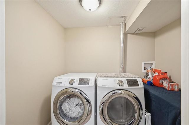 7624 Lamar Avenue, Prairie Village, KS 66208
