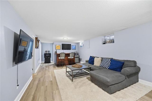 7624 Lamar Avenue, Prairie Village, KS 66208