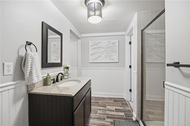 7624 Lamar Avenue, Prairie Village, KS 66208