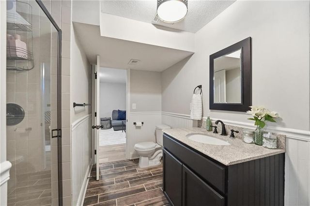7624 Lamar Avenue, Prairie Village, KS 66208