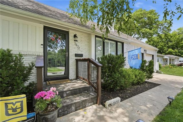 7624 Lamar Avenue, Prairie Village, KS 66208