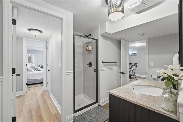7624 Lamar Avenue, Prairie Village, KS 66208
