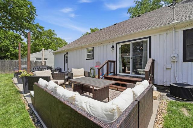 7624 Lamar Avenue, Prairie Village, KS 66208
