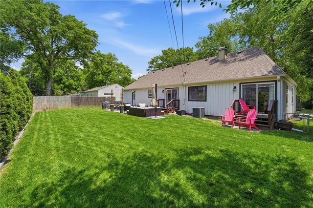 7624 Lamar Avenue, Prairie Village, KS 66208