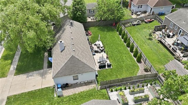 7624 Lamar Avenue, Prairie Village, KS 66208