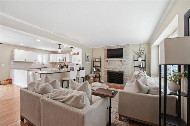 7624 Lamar Avenue, Prairie Village, KS 66208