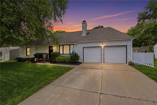 7624 Lamar Avenue, Prairie Village, KS 66208