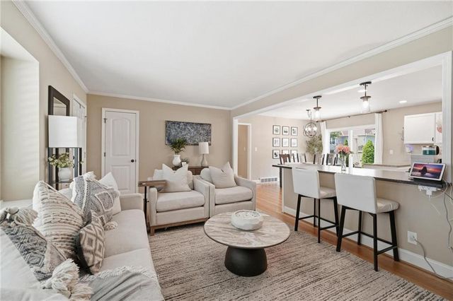 7624 Lamar Avenue, Prairie Village, KS 66208