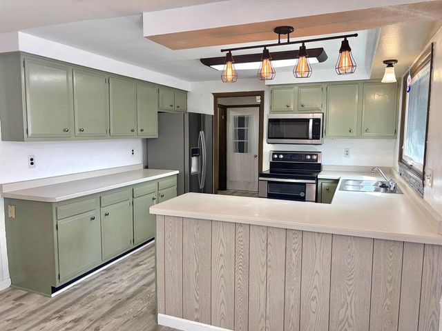 241 BUTTE DES MORTS DRIVE, Menasha, WI 54952