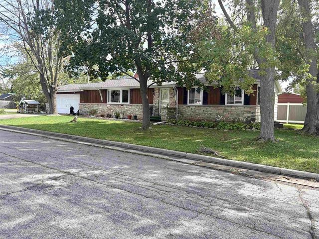 241 BUTTE DES MORTS DRIVE, Menasha, WI 54952