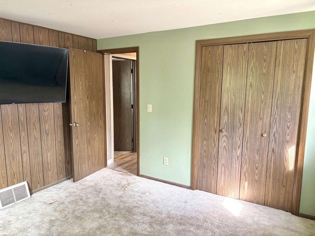 241 BUTTE DES MORTS DRIVE, Menasha, WI 54952