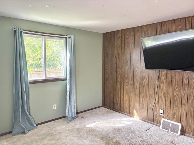 241 BUTTE DES MORTS DRIVE, Menasha, WI 54952
