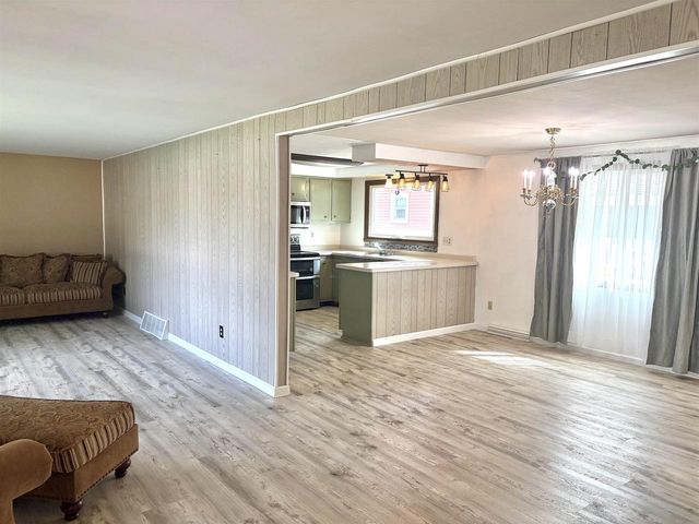 241 BUTTE DES MORTS DRIVE, Menasha, WI 54952