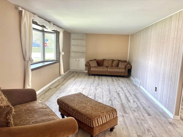 241 BUTTE DES MORTS DRIVE, Menasha, WI 54952