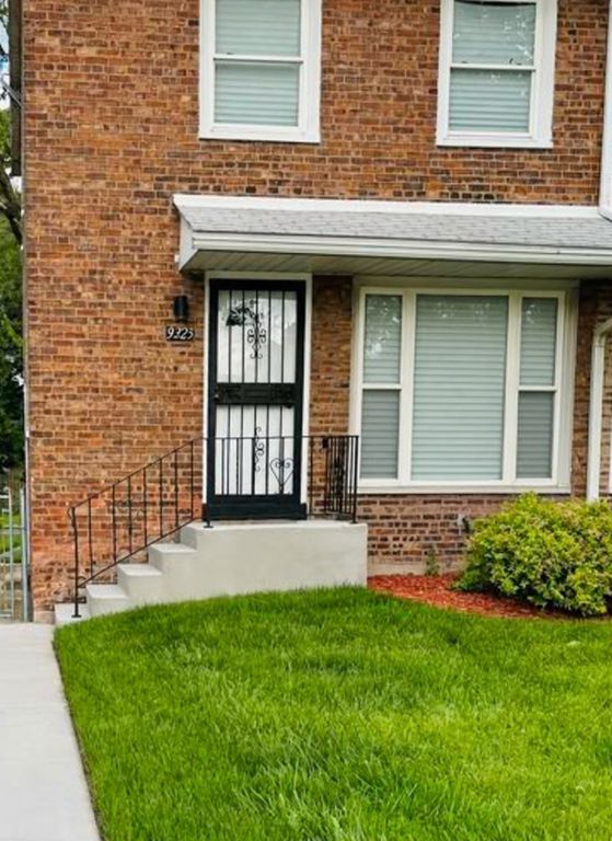 9323 S Calumet Avenue, Chicago, IL 60619 — exterior