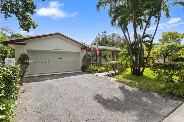 4899 NW 7th Dr, Plantation, FL 33317