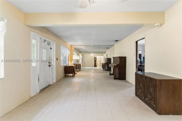 4899 NW 7th Dr, Plantation, FL 33317
