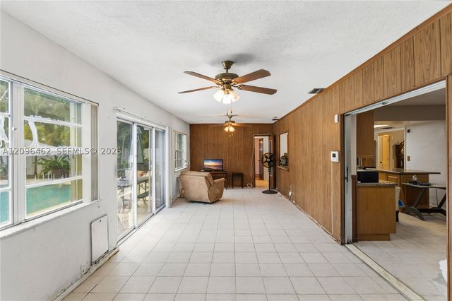 4899 NW 7th Dr, Plantation, FL 33317
