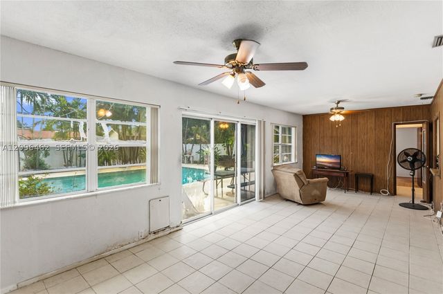 4899 NW 7th Dr, Plantation, FL 33317