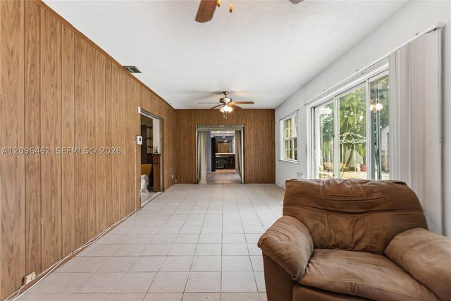 4899 NW 7th Dr, Plantation, FL 33317