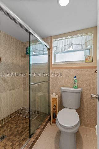 4899 NW 7th Dr, Plantation, FL 33317