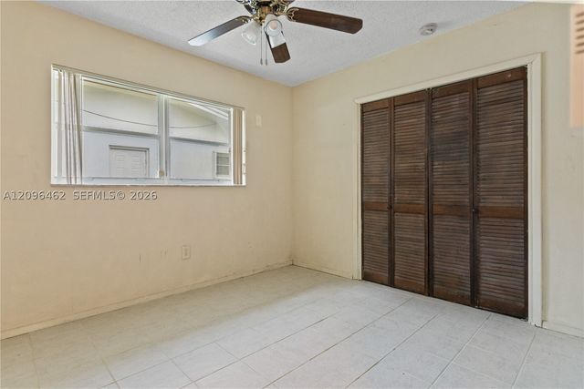4899 NW 7th Dr, Plantation, FL 33317