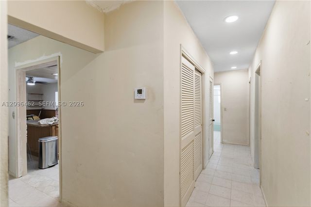 4899 NW 7th Dr, Plantation, FL 33317