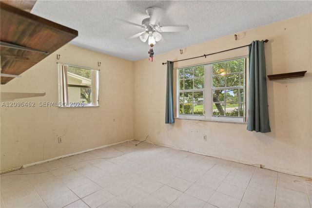 4899 NW 7th Dr, Plantation, FL 33317