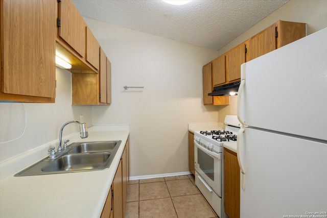 638 Hood, San Antonio, TX 78208