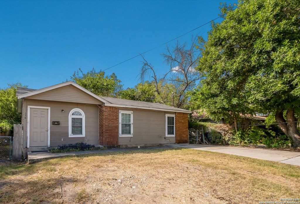 638 Hood, San Antonio, TX 78208