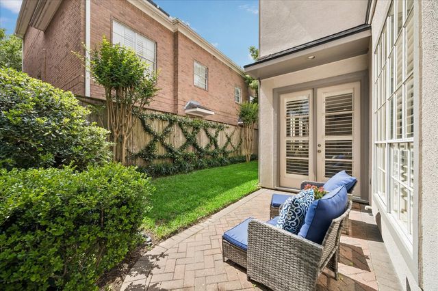 1419 W Hilshire Park Drive, Houston, TX 77055